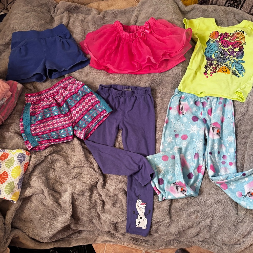 GAP Pink and Blue Short Sleeve Tees